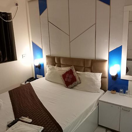 Hotel Green Leaf Calcutta Buitenkant foto