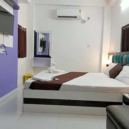 Hotel Green Leaf Calcutta Buitenkant foto